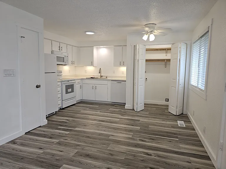 3365 River Rd N — Photo 11