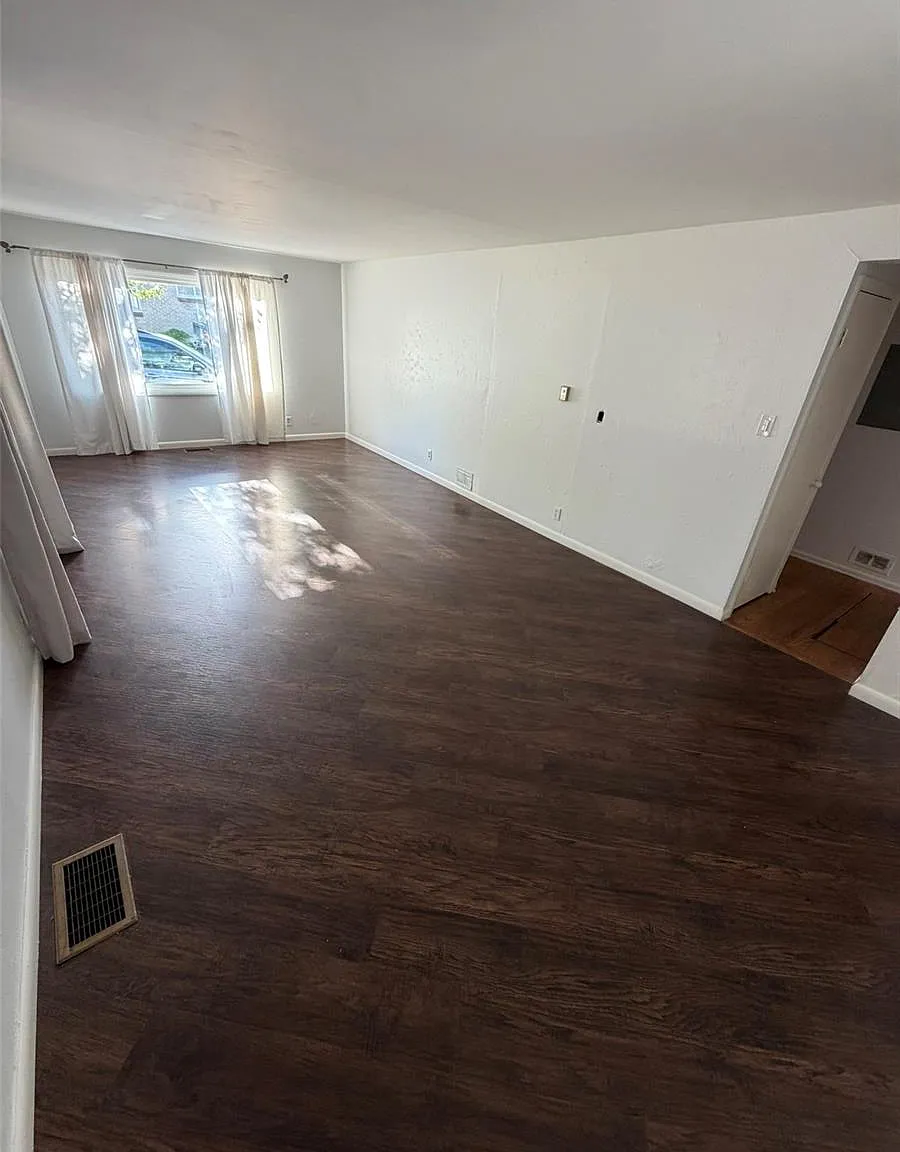 4 bed, 1.0 bath, 1575 sqft, $2,800 — Photo 4