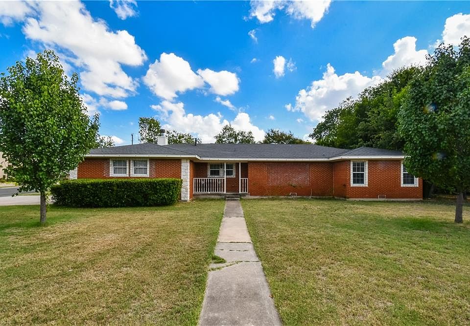 1st image of 9100 Red Oak Dr