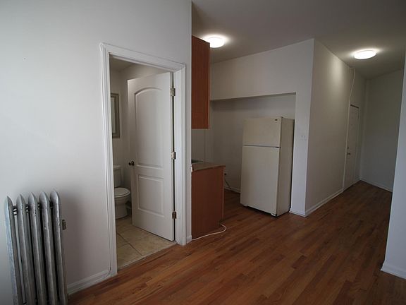 5th image of 2303 N Milwaukee Ave #16