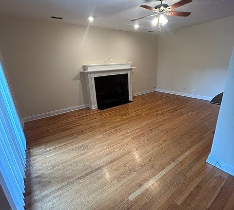 3rd image of 2656 N Hamlin Ave #2R