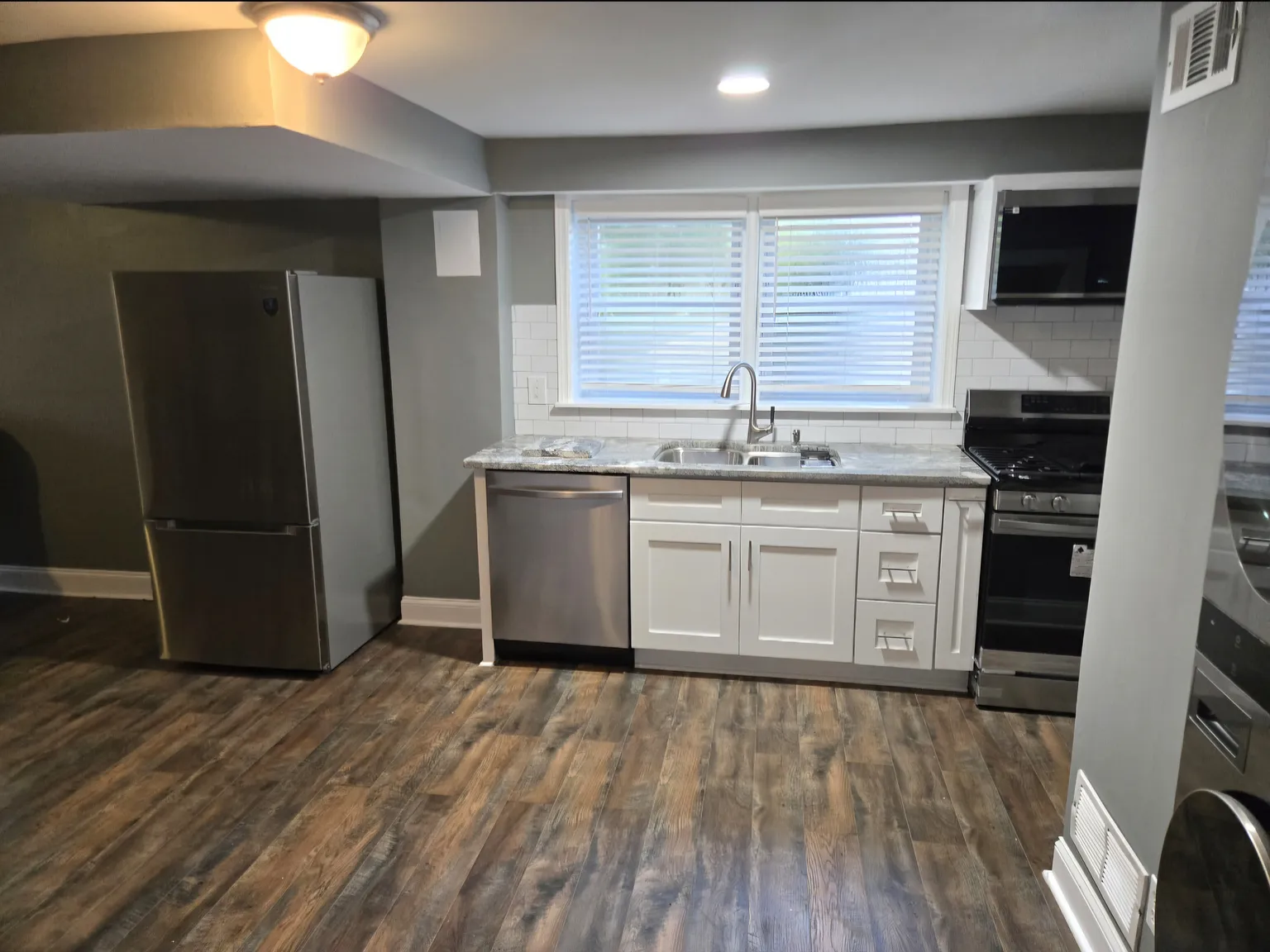 1 bed, 894 sqft, $1,500 — Photo 2