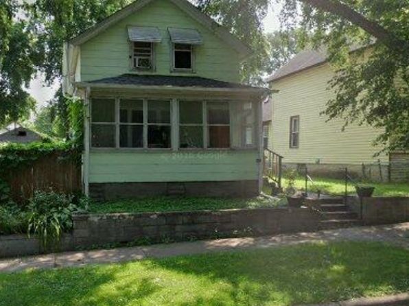 760 Desoto St