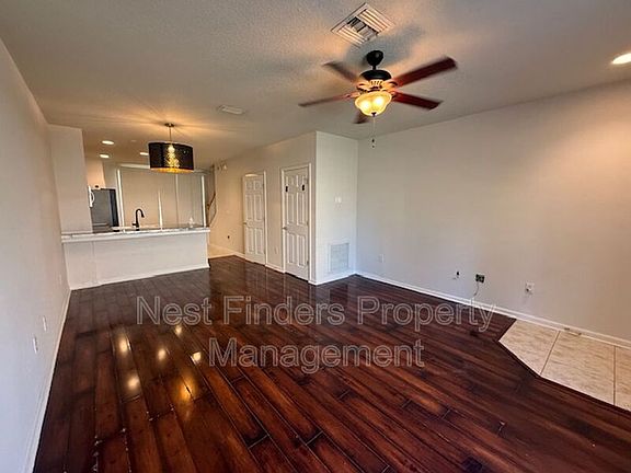 2nd image of 11449 Summerview Cir