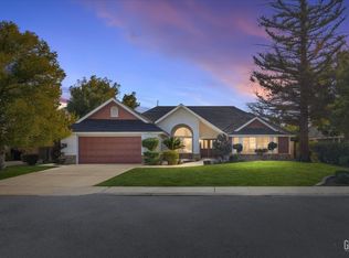 9709 White Oak Dr, Bakersfield, CA 93311