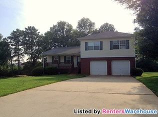 5383 Queen Ester Ct, Ellenwood, GA 30294