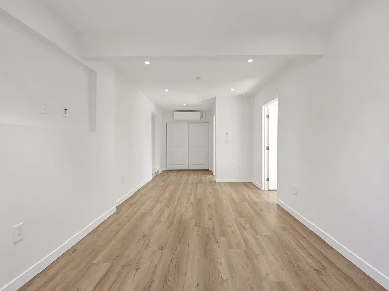3333 Fairfield Ave #B — Photo 2