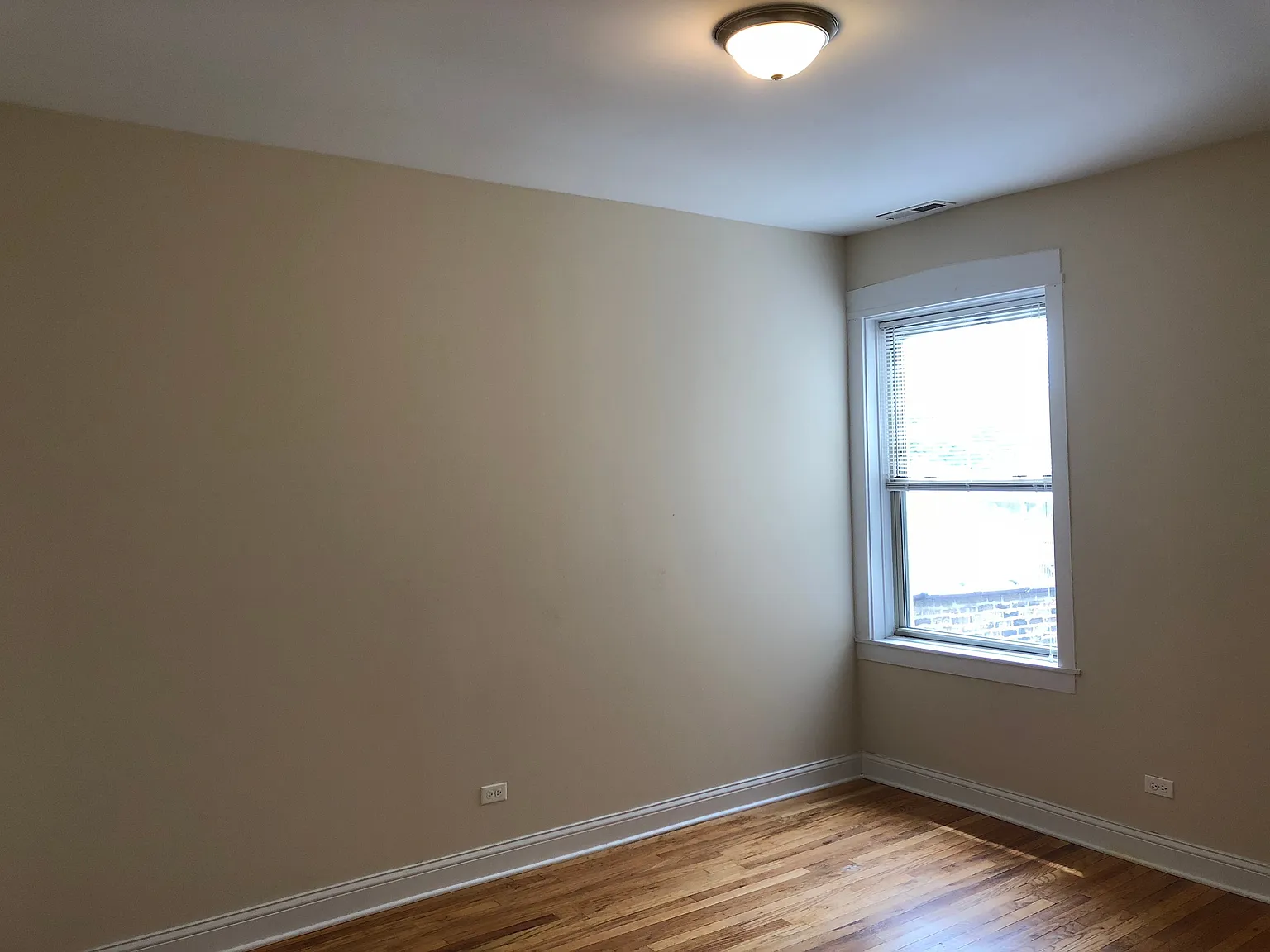 3539 W Ainslie St — Photo 4