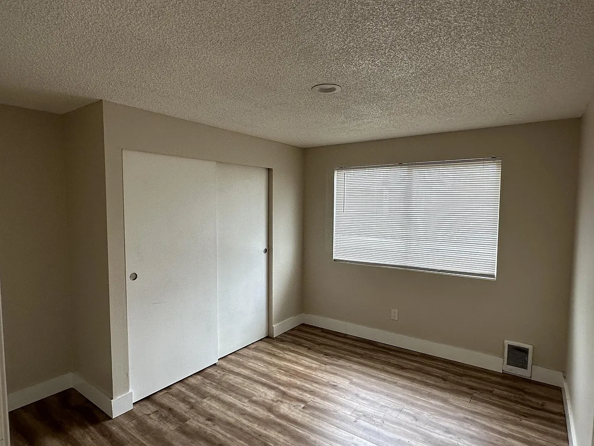 Building Photo - 916 N 31st St
