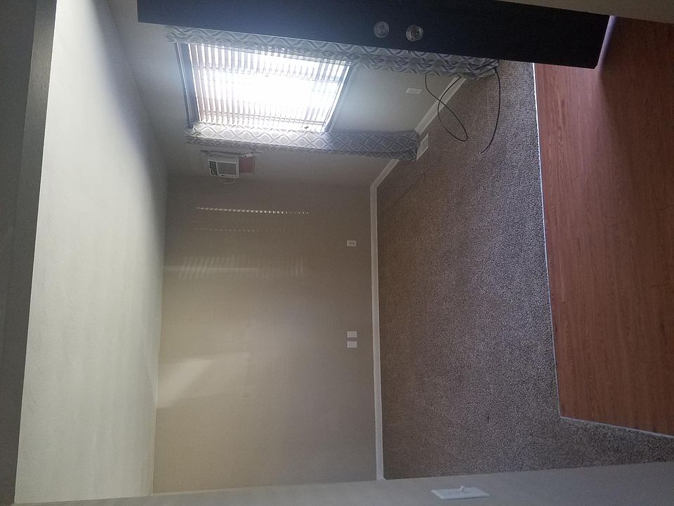 2nd image of 3289 Kilarney St