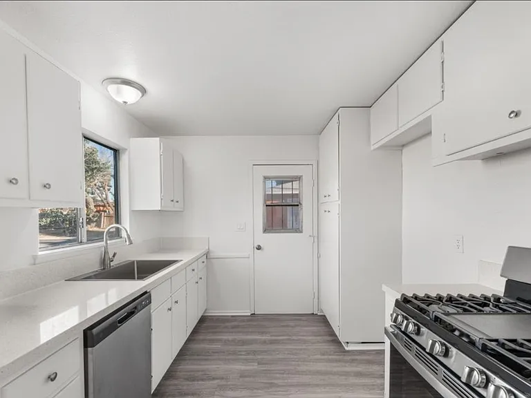 44411 Kingtree Ave — Photo 4