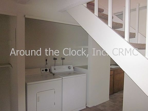 Washer/dryer hook-ups