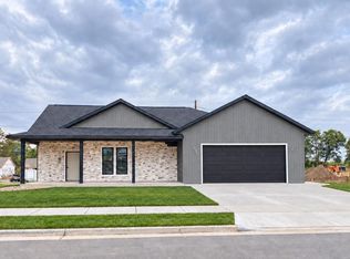 1422 Iris St, Holmen, WI 54636