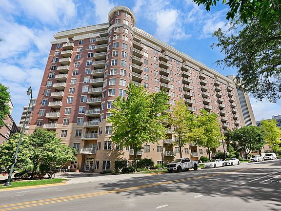 2nd image of 360 W Washington Ave Unit 503