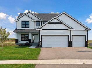 19794 Henning Ave, Lakeville, MN 55044