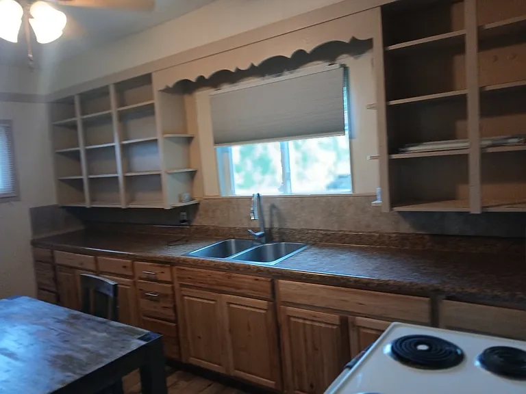 935 Morgan Ave — Photo 6
