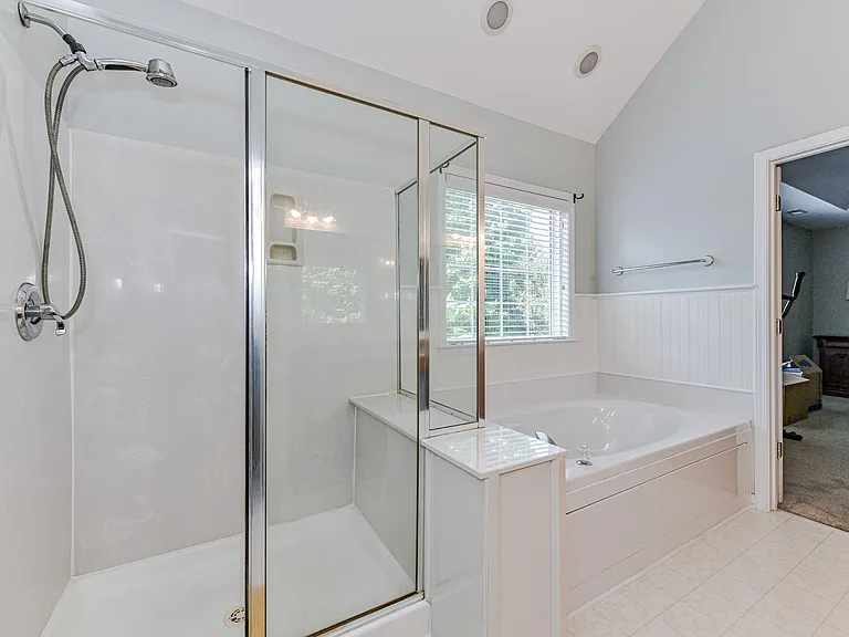 16829 Hampton Trace Rd — Photo 33