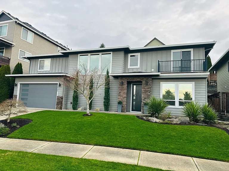 1740 NW Klickitat St — Photo 1