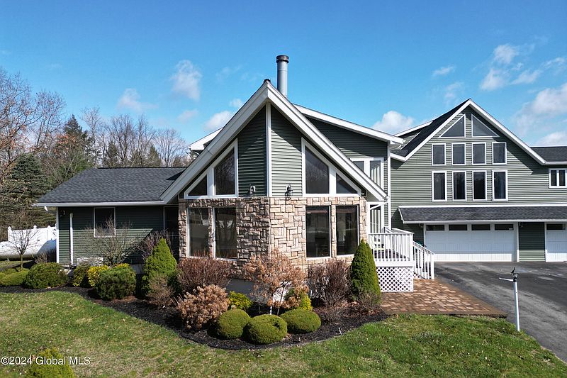 2nd image of 111 PERRY Lane