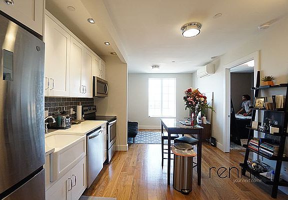 4th image of 1084 Rogers Ave #4G
