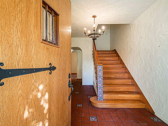 4th image of 487 Harrison Ave