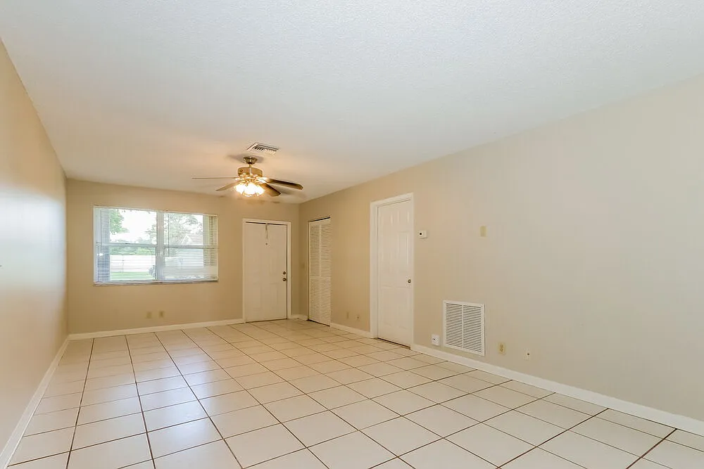 3 bed, 2.0 bath, 1310 sqft, $2,815 — Photo 4