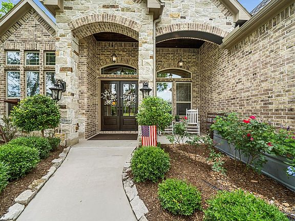 5th image of 32711 Wales Cir