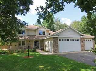 6010 Wildwood Rd, Cannon Falls, MN 55009