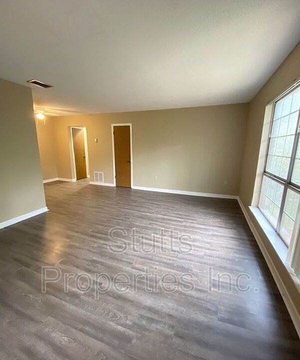 1st image of 1825 Darby Dr APT G6