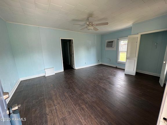 4th image of 210 Marne St