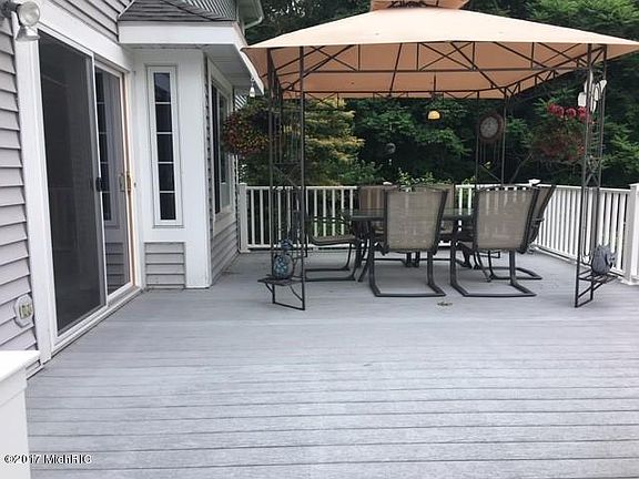 3rd image of 3683 Courtland Dr