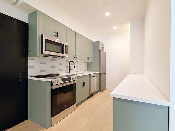 5th image of 1424 Greene Ave #1A