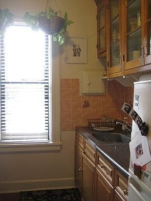2nd image of 85 Pitt St #2