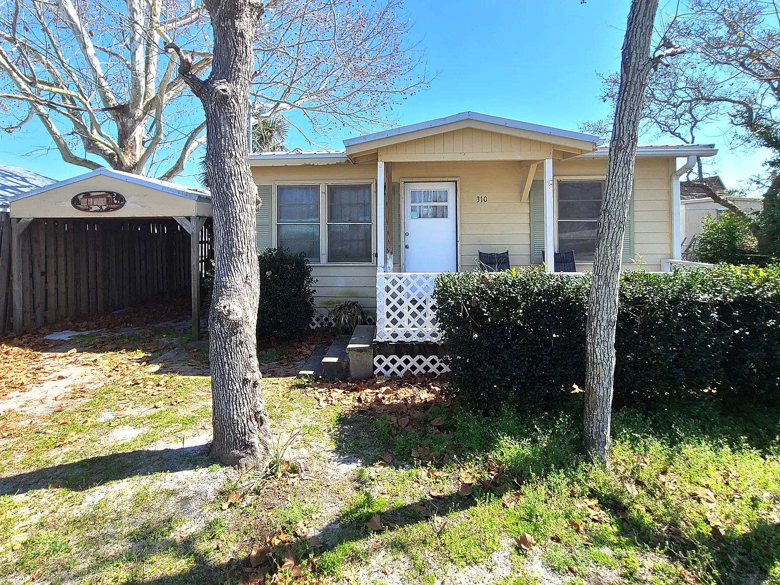 Beautiful 1950 cottage with separate car port