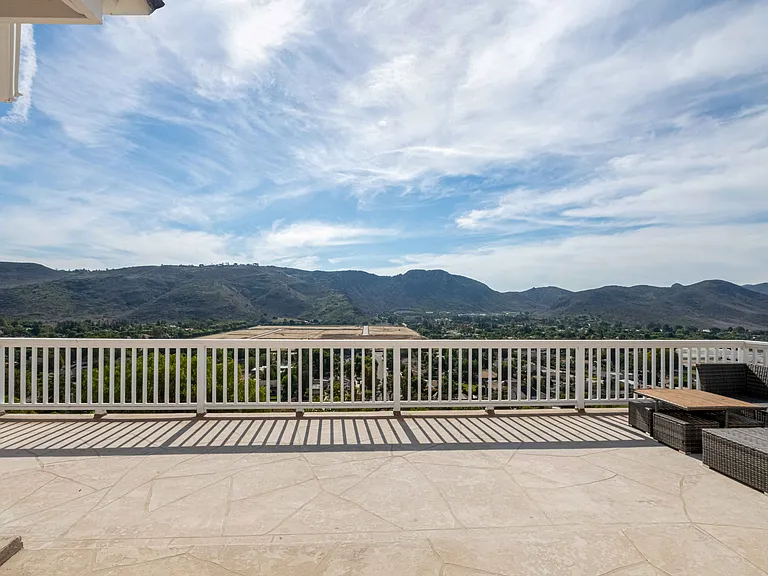 11300 Highridge Ct — Photo 32