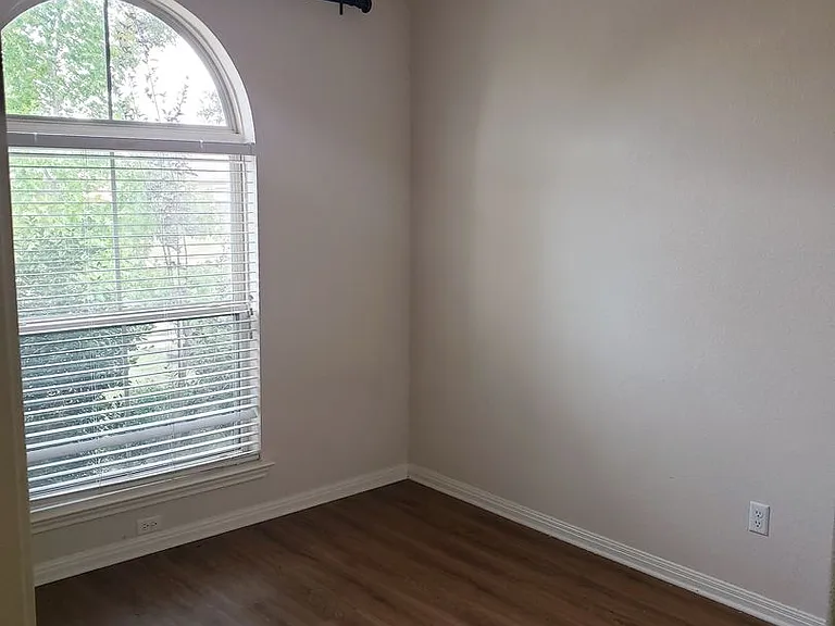 13009 Ring Dr — Photo 11