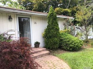 14 Gregory Ln, Central Islip, NY