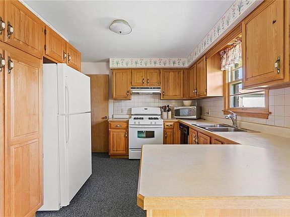 5th image of 2458 Knollwood Ave