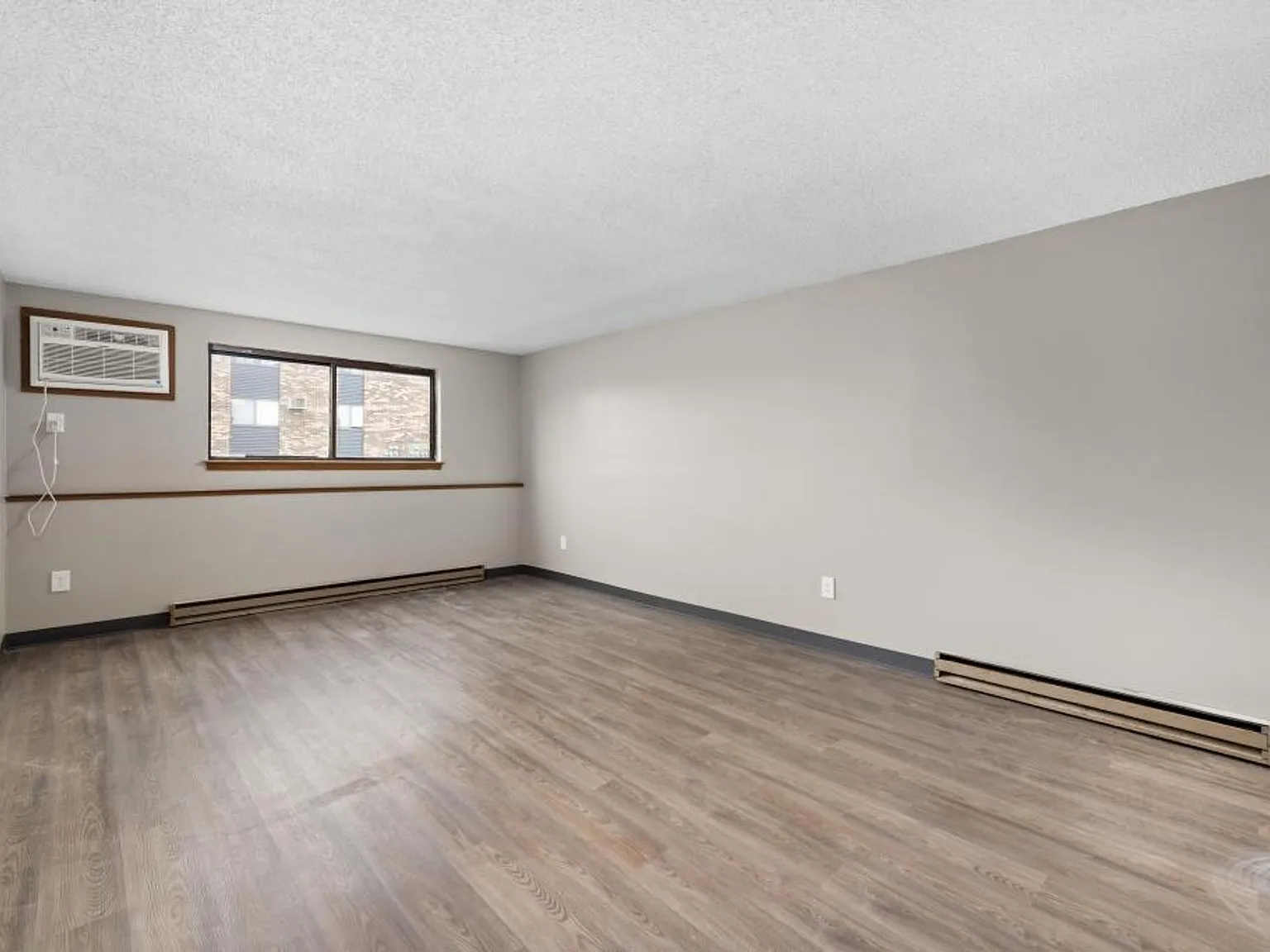 Maplewood Apartments — Photo 4
