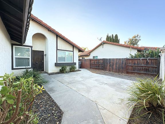 2nd image of 221 Saguaro Pl