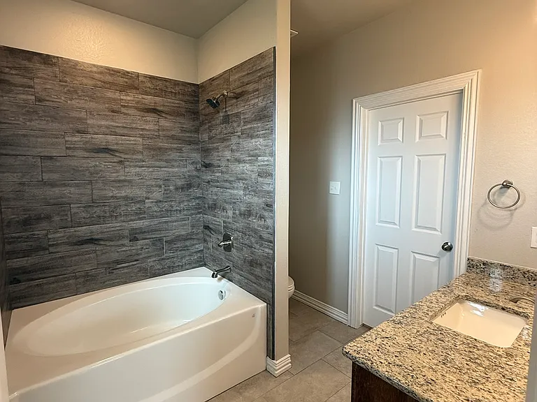 3202 Fenway Cir — Photo 8