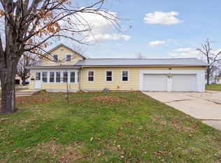 507 6th St, Brodhead, WI 53520