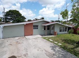 7721 NW 11th St, Pembroke Pines, FL 33024