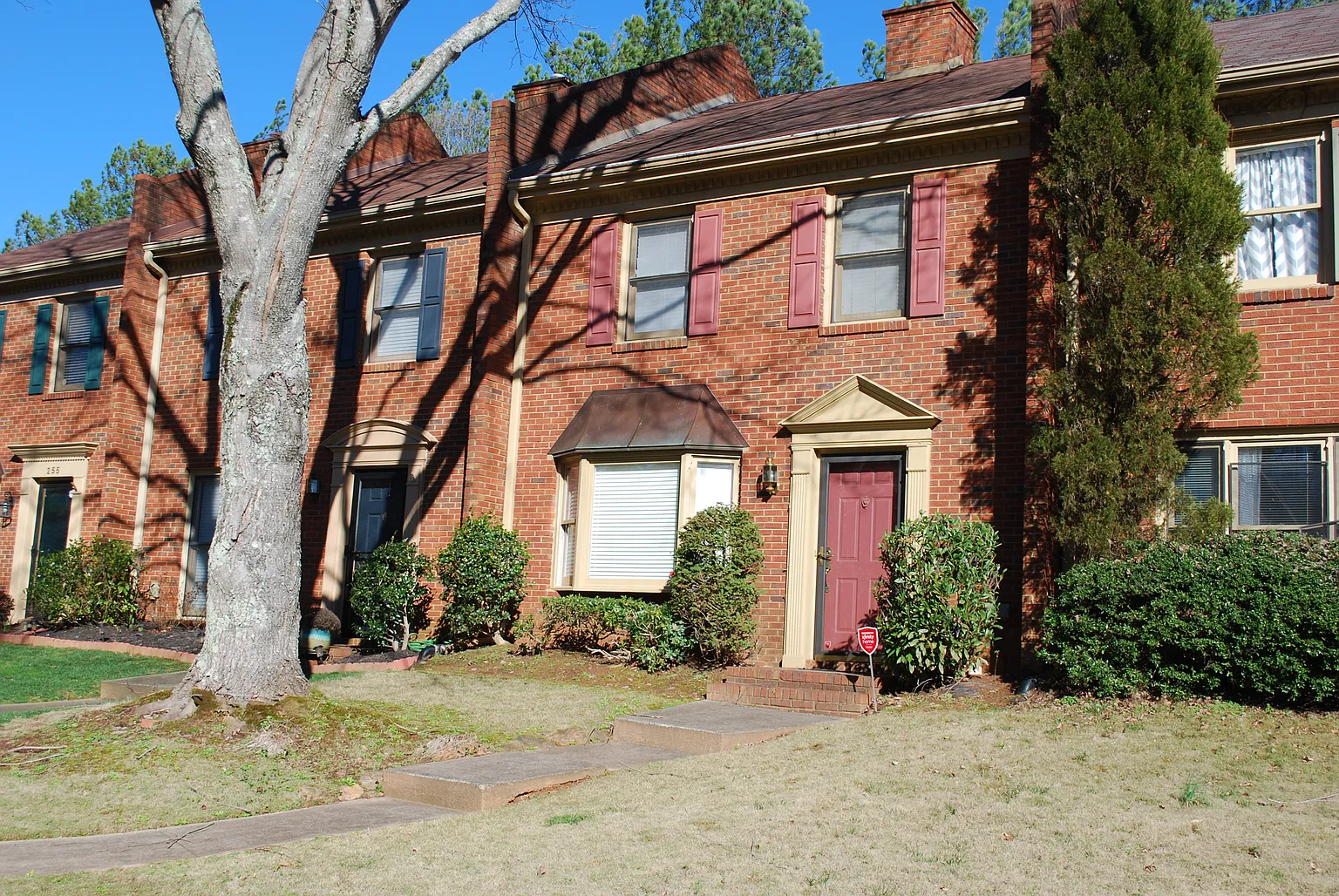 251 Braxton Pl photo 1