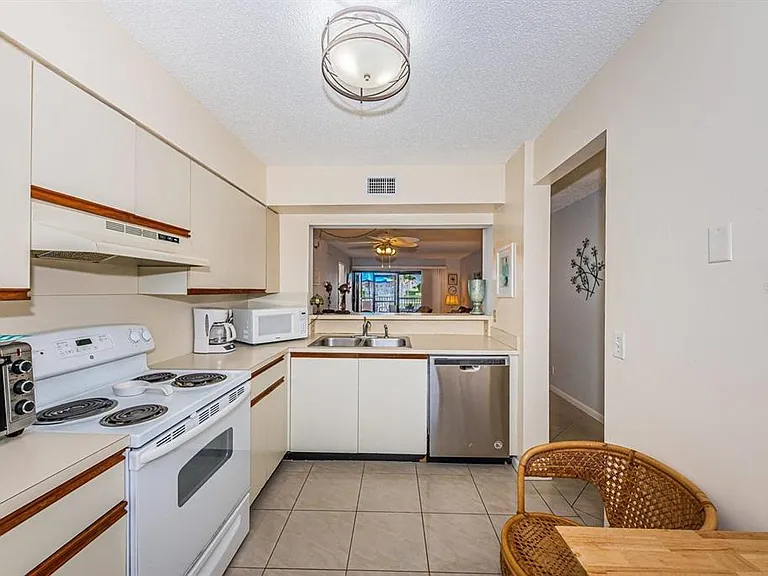 6294 Bahia Del Mar Cir #114 — Photo 7