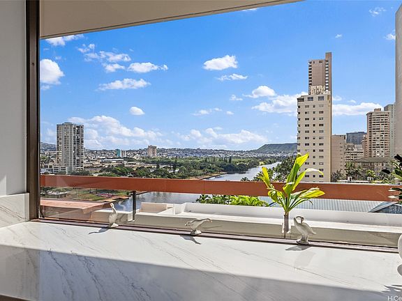 4th image of 2029 Ala Wai Blvd #Penthouse 2
