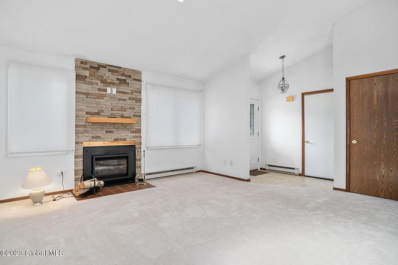 5th image of 60 Westchester Drive