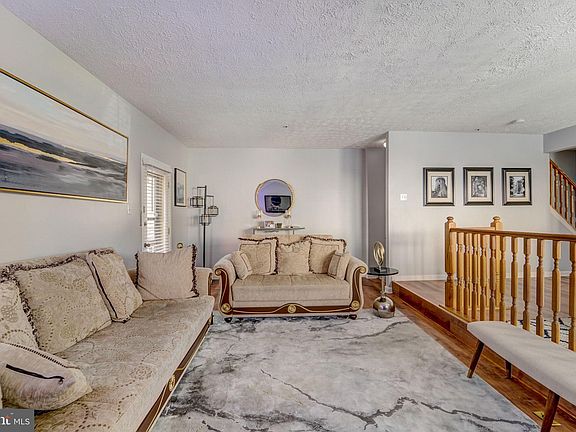 5th image of 20529 Lowfield Dr