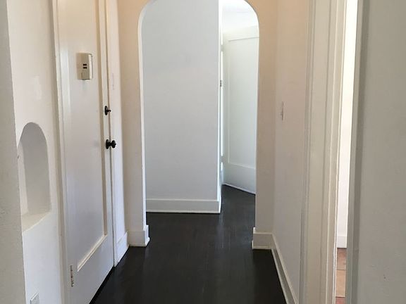 5th image of 1213 N Ardmore Ave APT 5