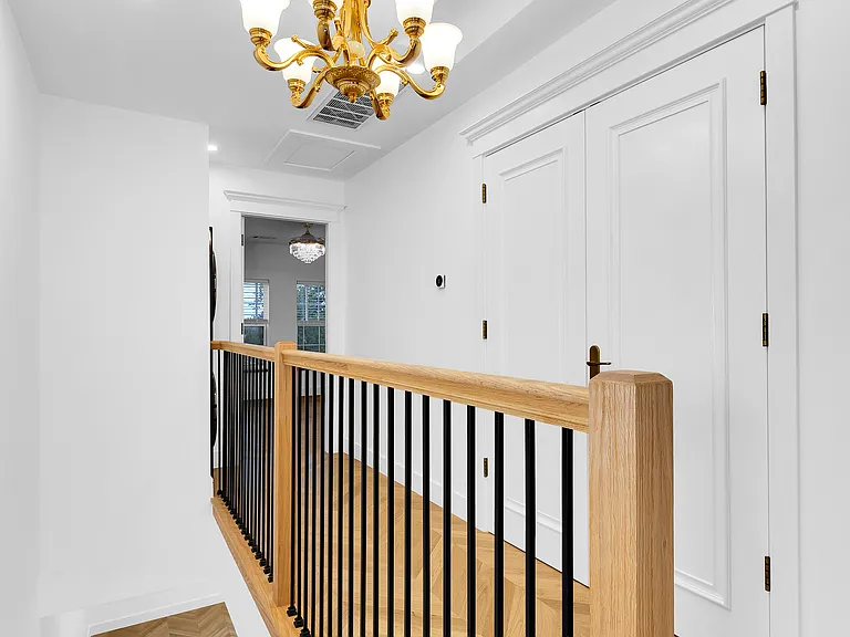 325 SW 5th St — Photo 4